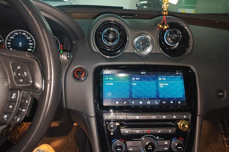 Used Jaguar XJ 2018 XJL 3.0 SC Two-Wheel-Drive Elegant Business Edition Audio And AC Panel