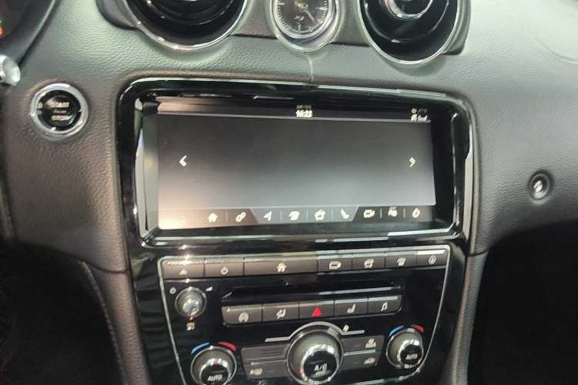 Used Jaguar XJ 2018 XJL 3.0 SC Two-Wheel-Drive Elegant Business Edition Audio And AC Panel