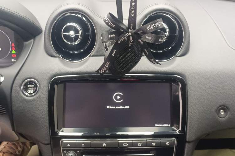 Used Jaguar XJ 2018 XJL 3.0 SC Two-Wheel-Drive Elegant Business Edition Audio And AC Panel