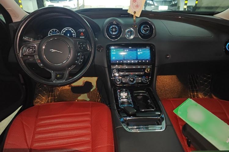 Used Jaguar XJ 2018 XJL 3.0 SC Two-Wheel-Drive Elegant Business Edition Center Console