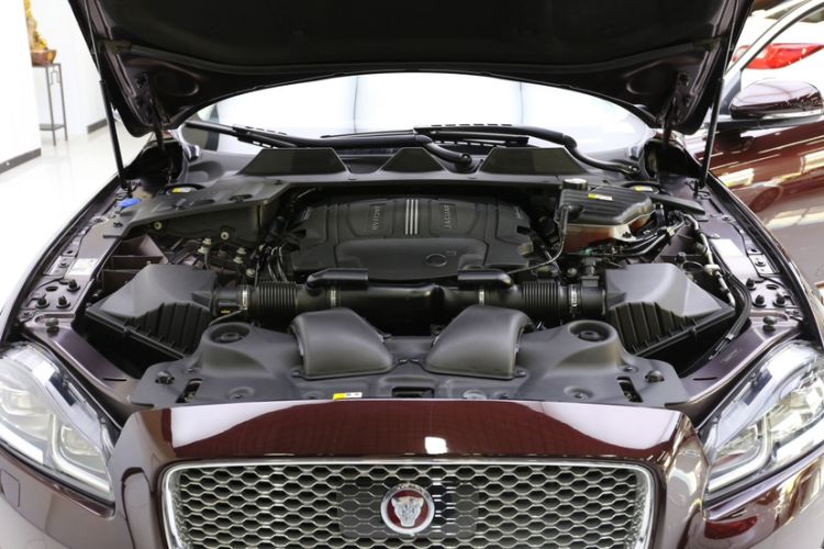 Used Jaguar XJ 2018 XJL 3.0 SC Two-Wheel-Drive Elegant Business Edition Engine Bay