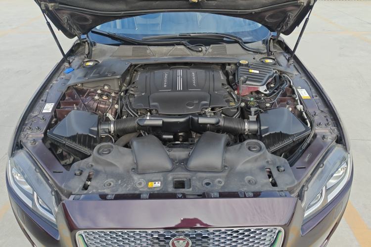 Used Jaguar XJ 2018 XJL 3.0 SC Four-Wheel Drive Panoramic Business Edition Engine Bay