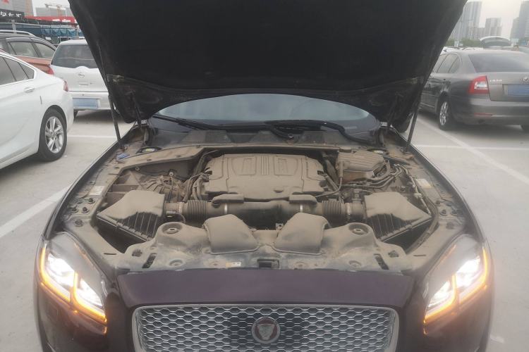 Used Jaguar XJ 2018 XJL 3.0 SC Two-Wheel-Drive Elegant Business Edition Engine Bay