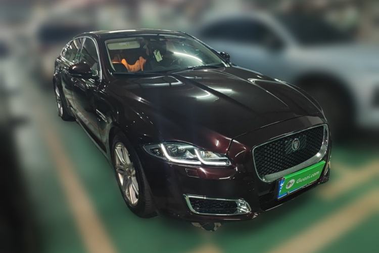 Used Jaguar XJ 2018 XJL 3.0 SC Two-Wheel-Drive Elegant Business Edition Front Right 45 Deg