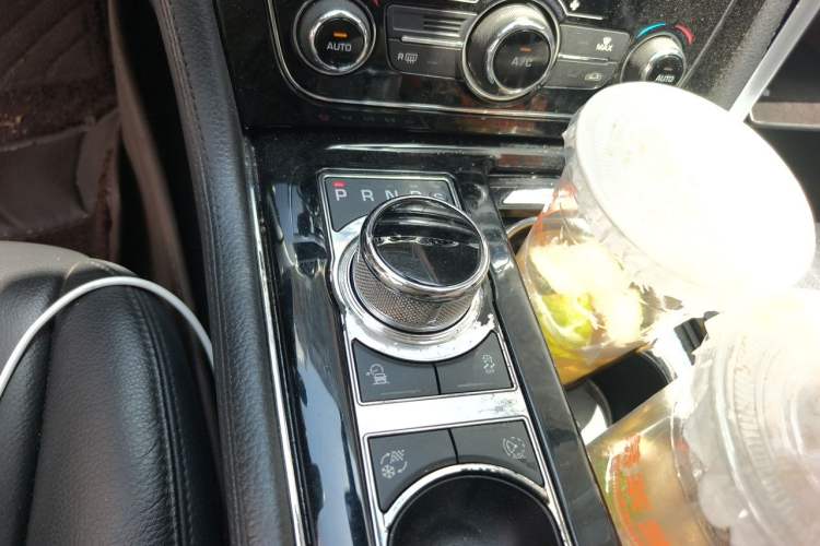 Used Jaguar XJ 2018 XJL 3.0 SC Two-Wheel-Drive Elegant Business Edition Gear Lever