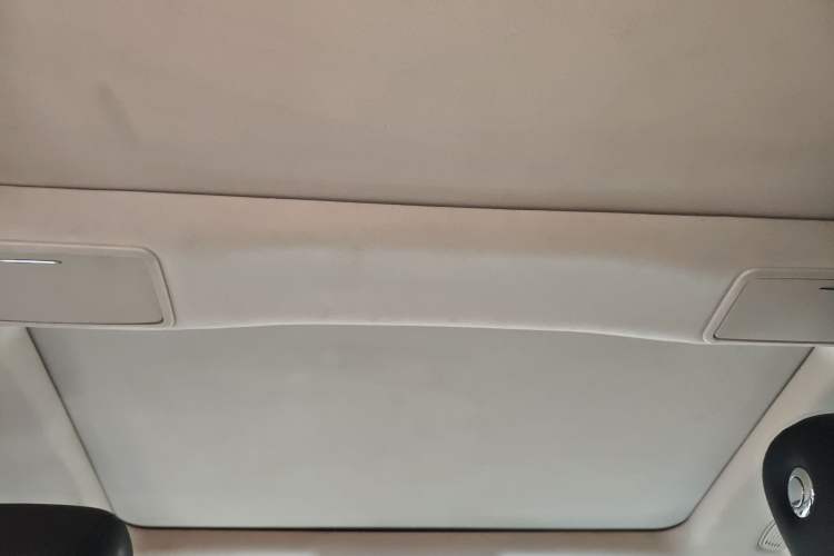Used Jaguar XJ 2018 XJL 3.0 SC Two-Wheel-Drive Elegant Business Edition Headliner