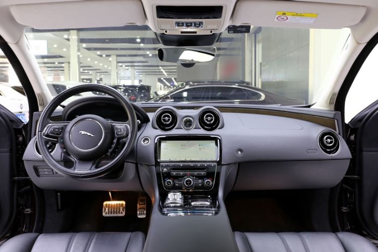 Used Jaguar XJ 2018 XJL 3.0 SC Two-Wheel-Drive Elegant Business Edition Headliner