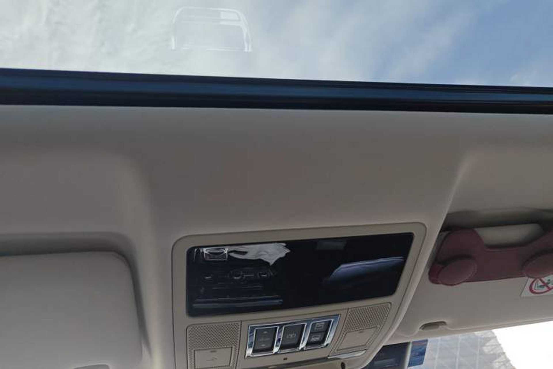 Used Jaguar XJ 2018 XJL 3.0 SC Four-Wheel Drive Panoramic Business Edition Headliner