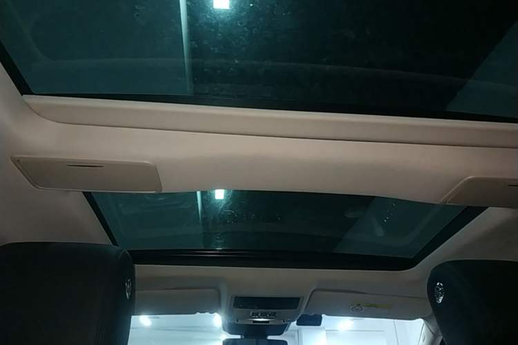 Used Jaguar XJ 2018 XJL 3.0 SC Two-Wheel-Drive Elegant Business Edition Headliner