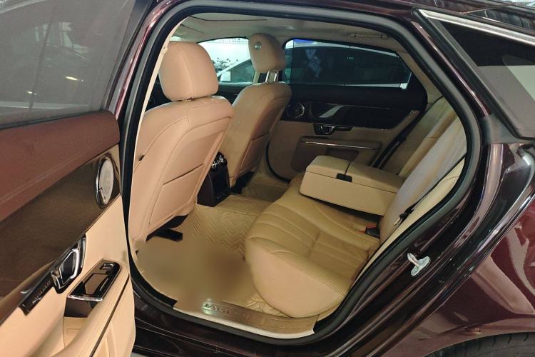Used Jaguar XJ 2018 XJL 3.0 SC Two-Wheel-Drive Elegant Business Edition Interior 2