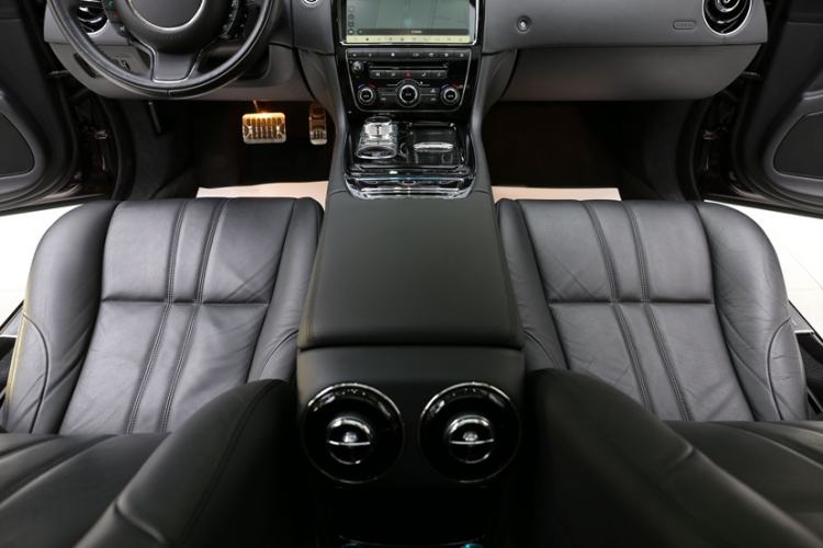 Used Jaguar XJ 2018 XJL 3.0 SC Two-Wheel-Drive Elegant Business Edition Interior 3