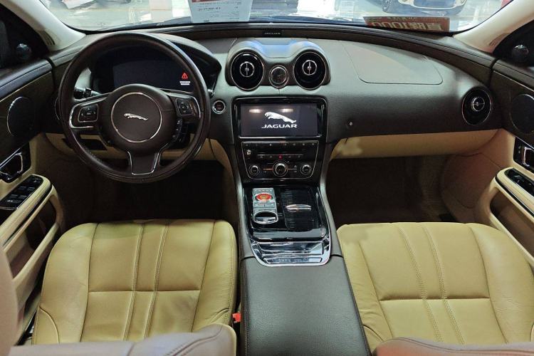 Used Jaguar XJ 2018 XJL 3.0 SC Two-Wheel-Drive Elegant Business Edition Interior 3