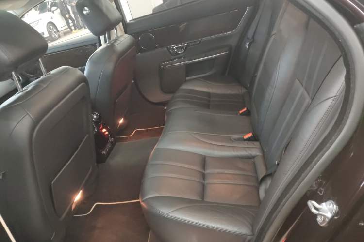 Used Jaguar XJ 2018 XJL 3.0 SC Two-Wheel-Drive Elegant Business Edition Interior 4