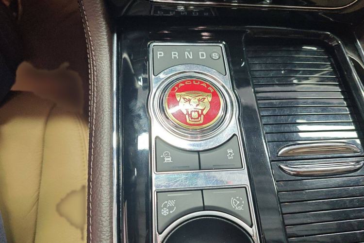 Used Jaguar XJ 2018 XJL 3.0 SC Two-Wheel-Drive Elegant Business Edition Interior 5
