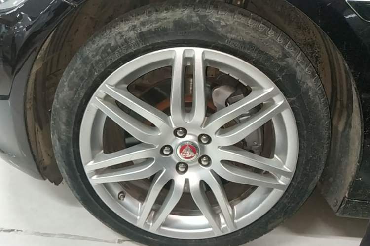 Used Jaguar XJ 2018 XJL 3.0 SC Two-Wheel-Drive Elegant Business Edition Left Front Wheel Hub