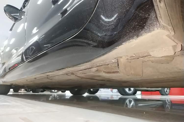 Used Jaguar XJ 2018 XJL 3.0 SC Two-Wheel-Drive Elegant Business Edition Left Side Sill