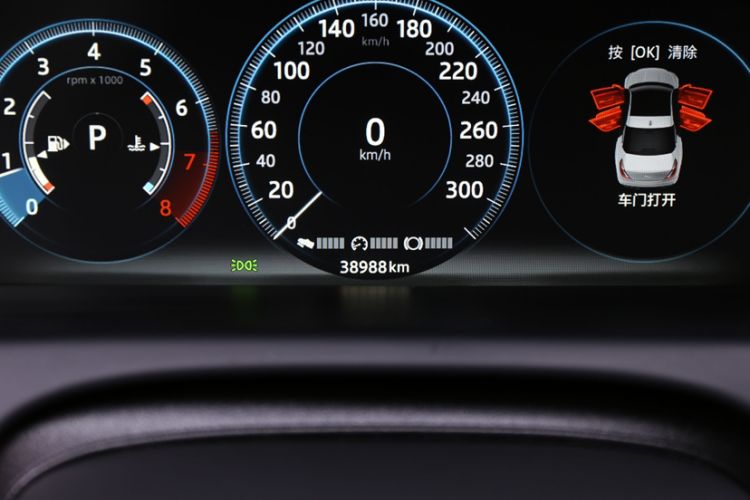 Used Jaguar XJ 2018 XJL 3.0 SC Two-Wheel-Drive Elegant Business Edition Odometer Close Up