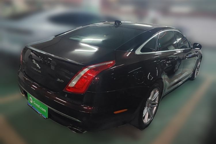 Used Jaguar XJ 2018 XJL 3.0 SC Two-Wheel-Drive Elegant Business Edition Rear Right 45 Deg