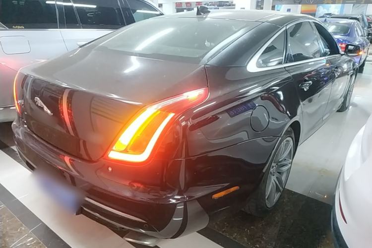Used Jaguar XJ 2018 XJL 3.0 SC Two-Wheel-Drive Elegant Business Edition Rear Right 45 Deg