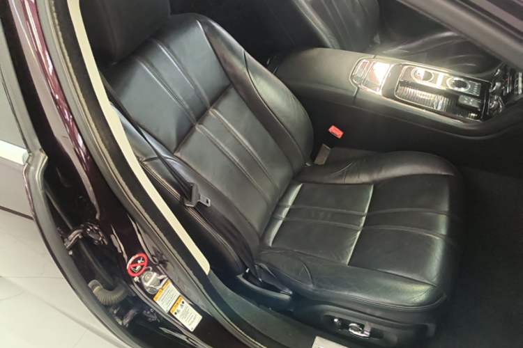 Used Jaguar XJ 2018 XJL 3.0 SC Two-Wheel-Drive Elegant Business Edition Right Front Seat