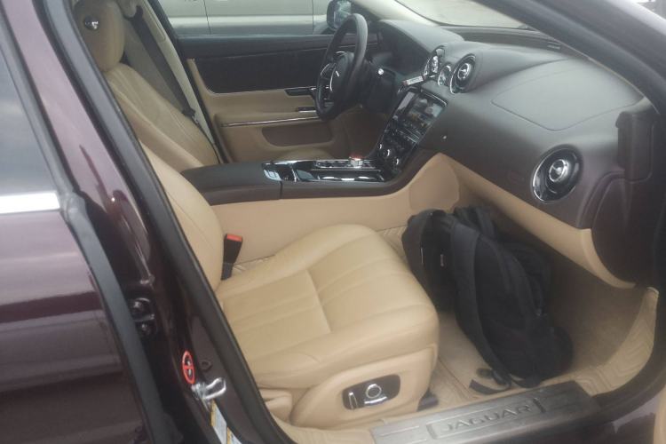 Used Jaguar XJ 2018 XJL 3.0 SC Two-Wheel-Drive Elegant Business Edition Right Front Seat
