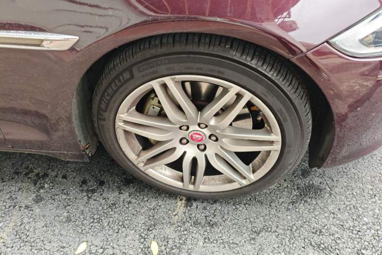 Used Jaguar XJ 2018 XJL 3.0 SC Two-Wheel-Drive Elegant Business Edition Right Front Wheel Hub