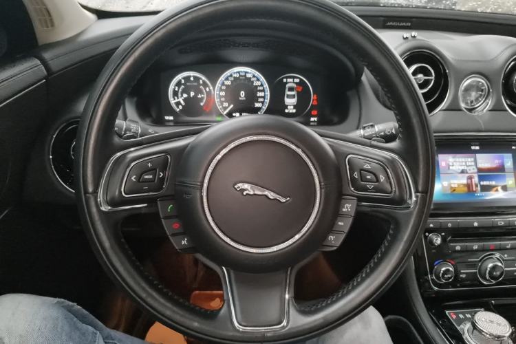 Used Jaguar XJ 2018 XJL 3.0 SC Two-Wheel-Drive Elegant Business Edition Steering Wheel
