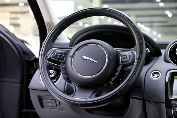Used Jaguar XJ 2018 XJL 3.0 SC Two-Wheel-Drive Elegant Business Edition Steering Wheel