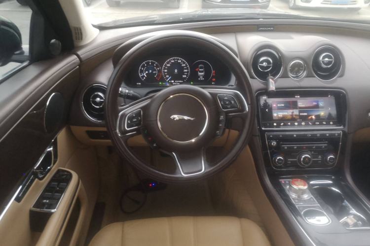 Used Jaguar XJ 2018 XJL 3.0 SC Two-Wheel-Drive Elegant Business Edition Steering Wheel