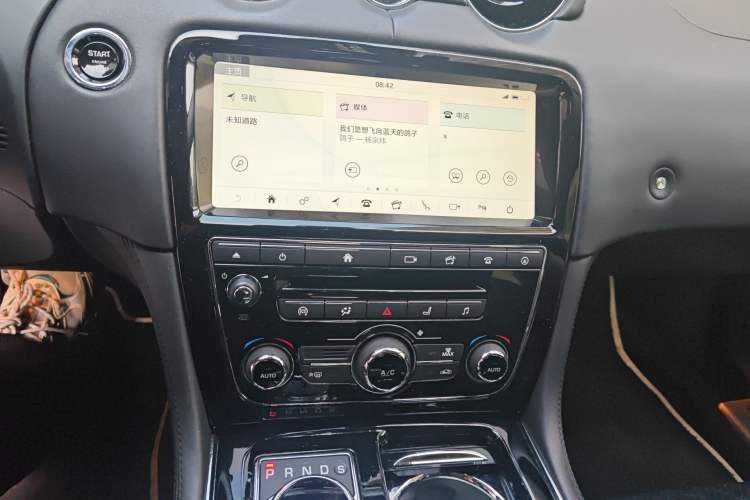 Used Jaguar XJ 2018 XJL 3.0 SC Two-Wheel-Drive Panoramic Business Edition Audio And AC Panel