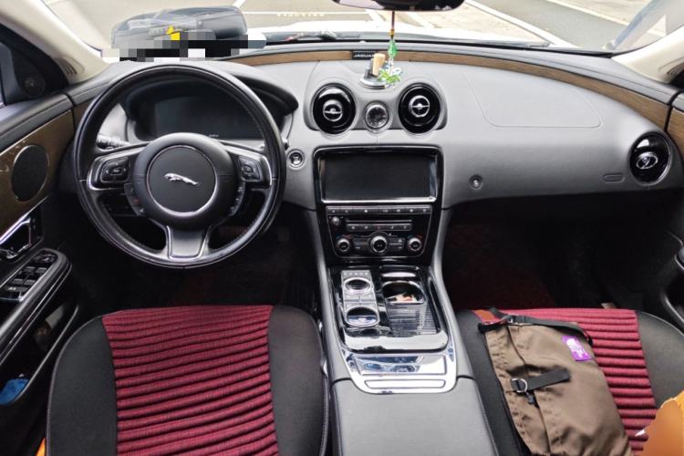 Used Jaguar XJ 2018 XJL 3.0 SC Two-Wheel-Drive Elegant Business Edition Center Console