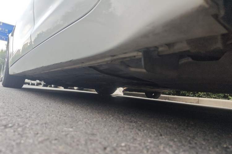 Used Jaguar XJ 2018 XJL 3.0 SC Four-Wheel Drive Panoramic Business Edition Chassis Rear Left