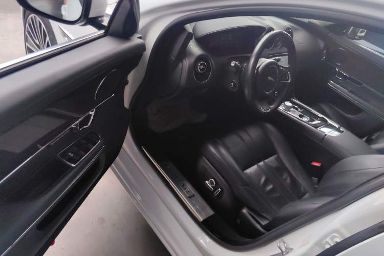 Used Jaguar XJ 2018 XJL 3.0 SC Two-Wheel-Drive Elegant Business Edition Driver Seat