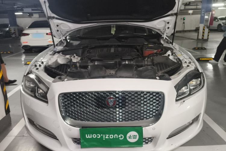 Used Jaguar XJ 2018 XJL 3.0 SC Two-Wheel-Drive Elegant Business Edition Engine Bay