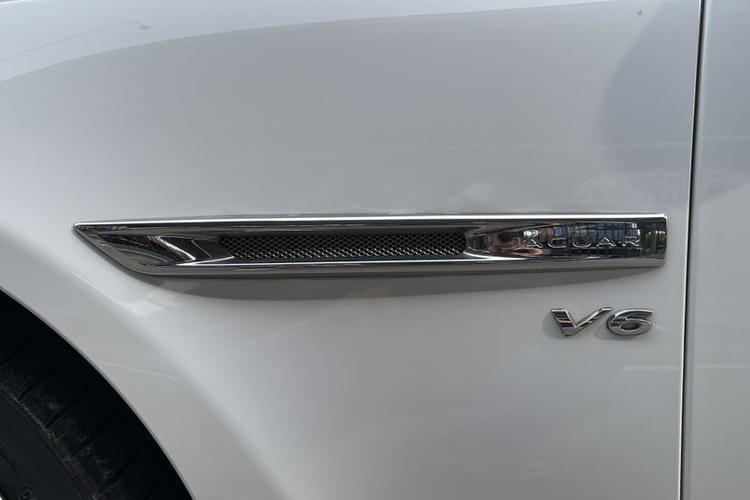Used Jaguar XJ 2018 XJL 3.0 SC Two-Wheel-Drive Elegant Business Edition Exterior 2