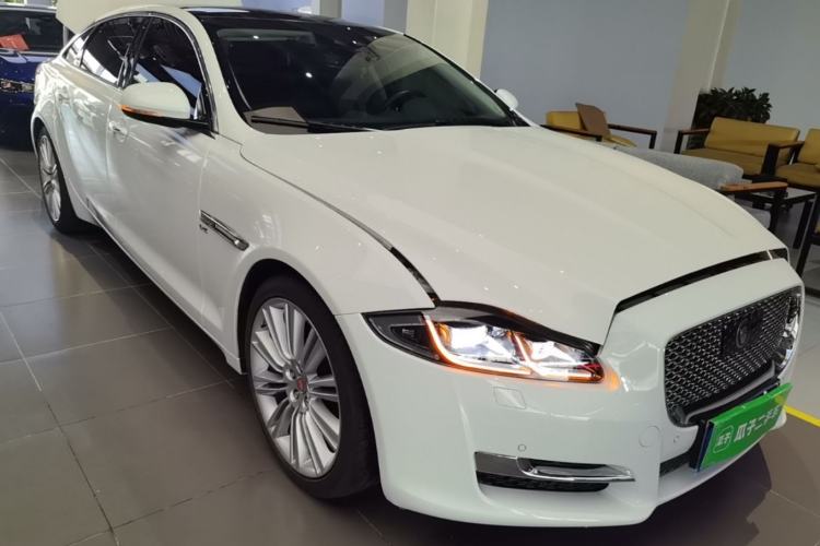 Used Jaguar XJ 2018 XJL 3.0 SC Two-Wheel-Drive Elegant Business Edition Front Right 45 Deg