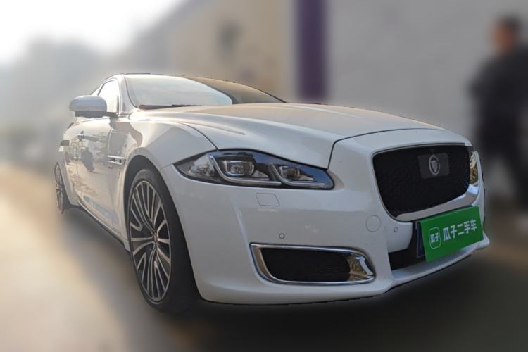 Used Jaguar XJ 2018 XJL 3.0 SC Two-Wheel-Drive Panoramic Business Edition Front Right 45 Deg
