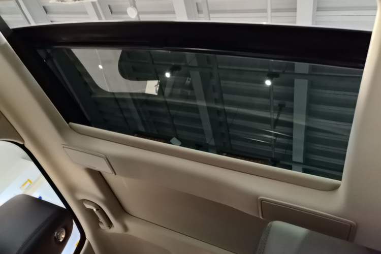 Used Jaguar XJ 2018 XJL 3.0 SC Two-Wheel-Drive Elegant Business Edition Headliner
