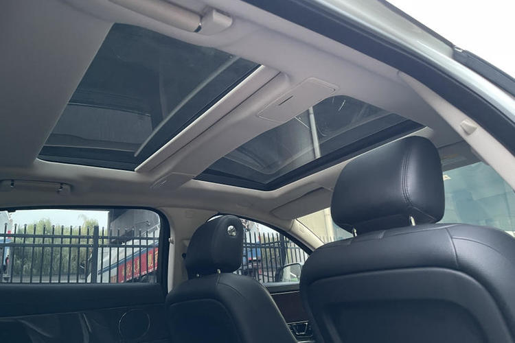 Used Jaguar XJ 2018 XJL 3.0 SC Two-Wheel-Drive Elegant Business Edition Headliner