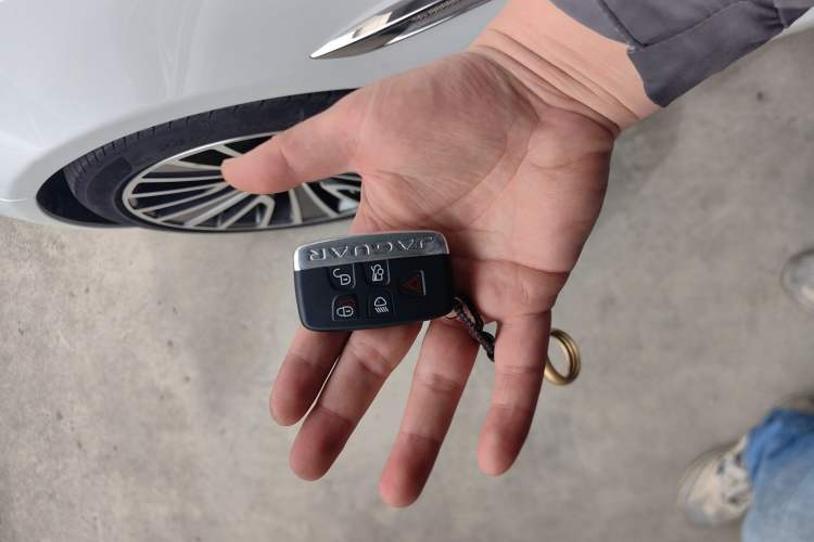 Used Jaguar XJ 2018 XJL 3.0 SC Two-Wheel-Drive Elegant Business Edition Interior 1