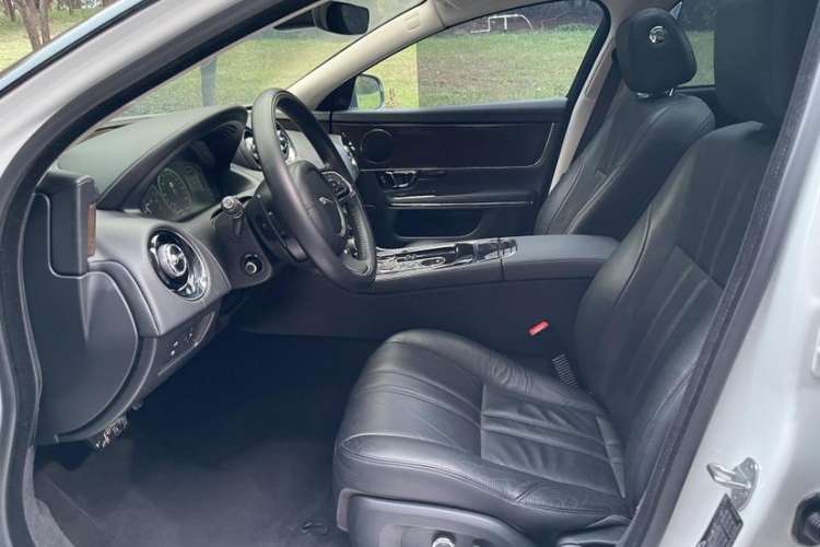 Used Jaguar XJ 2018 XJL 3.0 SC Two-Wheel-Drive Elegant Business Edition Interior 2