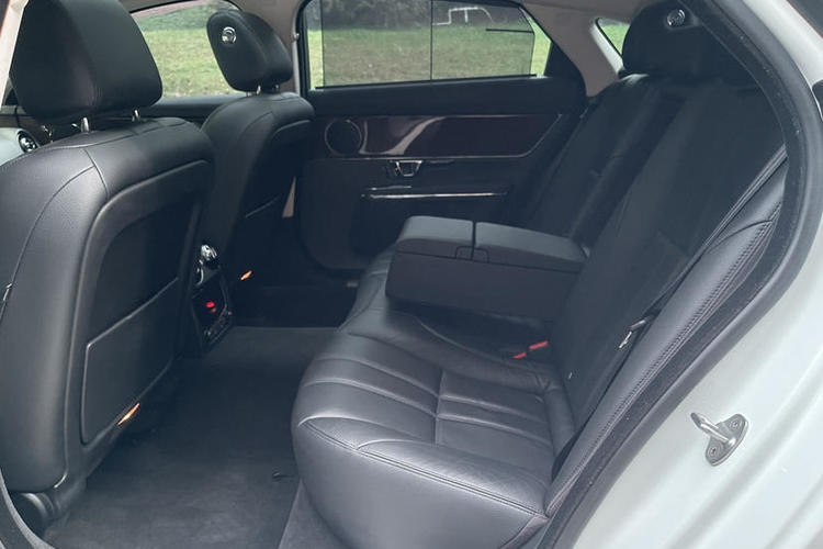 Used Jaguar XJ 2018 XJL 3.0 SC Two-Wheel-Drive Elegant Business Edition Interior 4