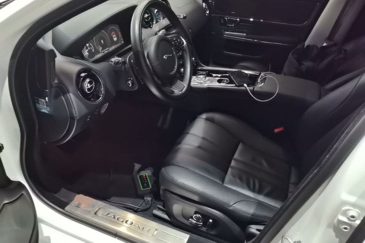 Used Jaguar XJ 2018 XJL 3.0 SC Two-Wheel-Drive Elegant Business Edition Left Front Seat