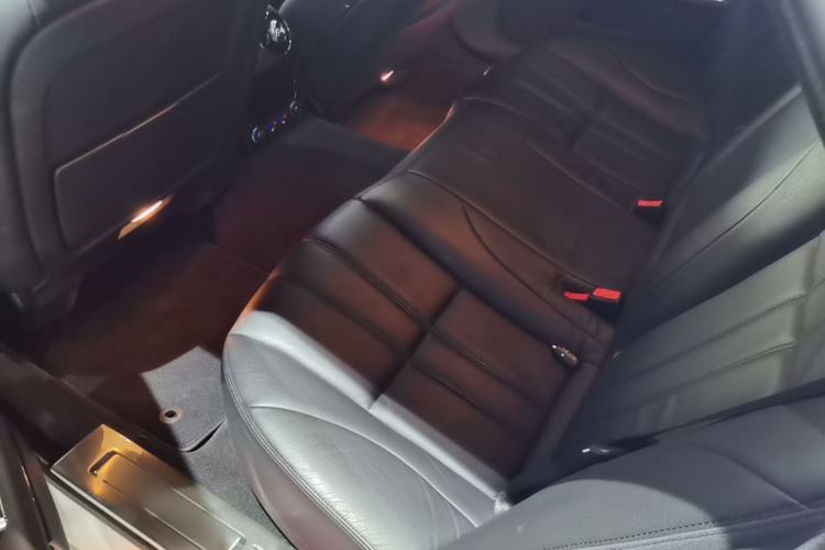 Used Jaguar XJ 2018 XJL 3.0 SC Two-Wheel-Drive Elegant Business Edition Left Rear Seat