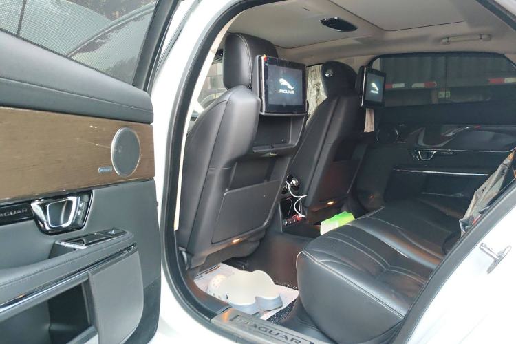 Used Jaguar XJ 2018 XJL 3.0 SC Four-Wheel Drive Panoramic Business Edition Left Rear Seat