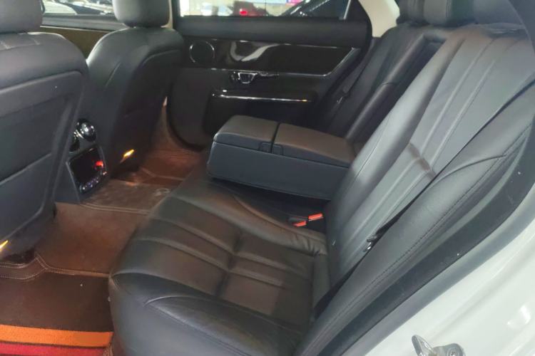 Used Jaguar XJ 2018 XJL 3.0 SC Two-Wheel-Drive Elegant Business Edition Left Rear Seat