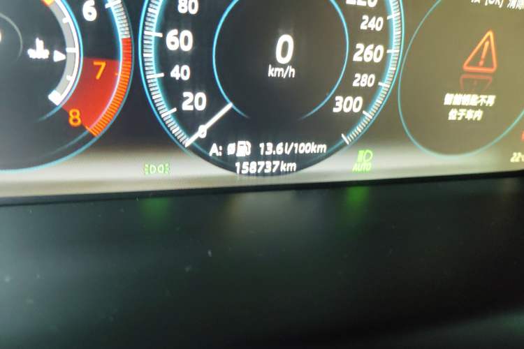 Used Jaguar XJ 2018 XJL 3.0 SC Four-Wheel Drive Panoramic Business Edition Odometer Close Up