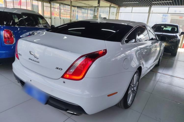 Used Jaguar XJ 2018 XJL 3.0 SC Two-Wheel-Drive Elegant Business Edition Rear Right 45 Deg