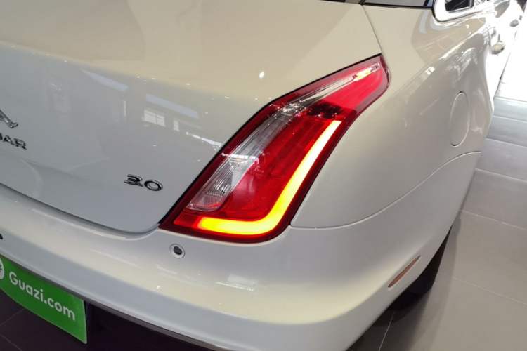 Used Jaguar XJ 2018 XJL 3.0 SC Two-Wheel-Drive Elegant Business Edition Right Rear Taillight