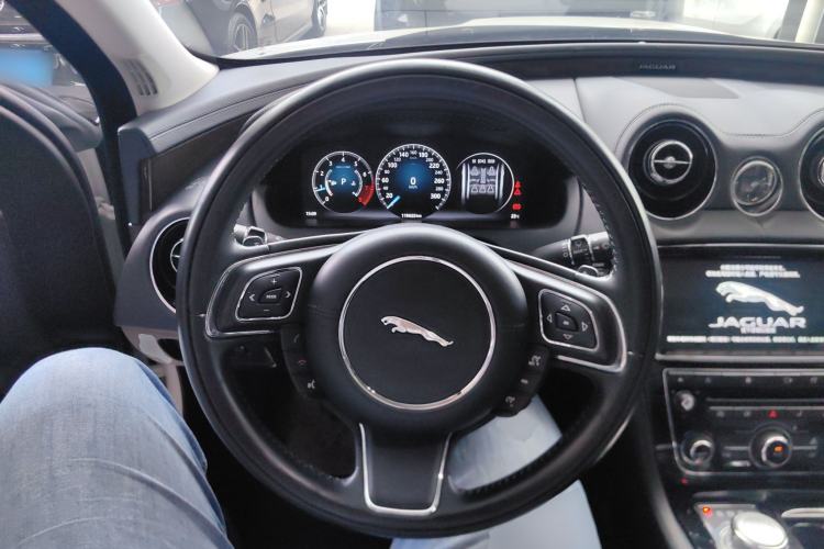 Used Jaguar XJ 2018 XJL 3.0 SC Two-Wheel-Drive Elegant Business Edition Steering Wheel